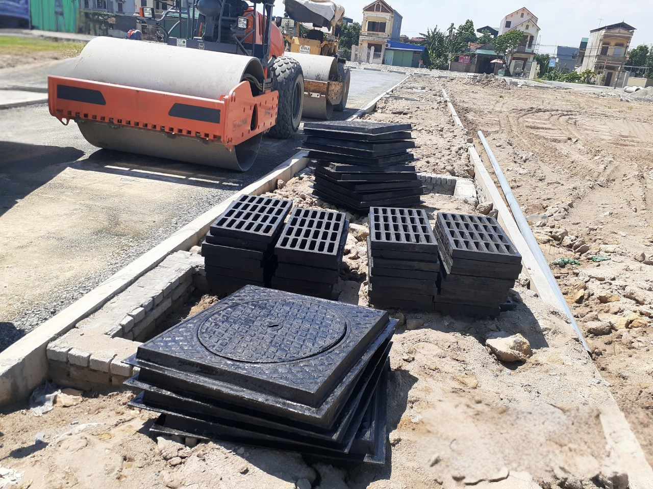 nap-ho-ga-composite-khung-duong-do-thi